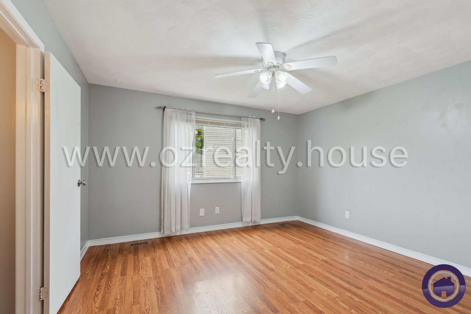 Gallery Image 13