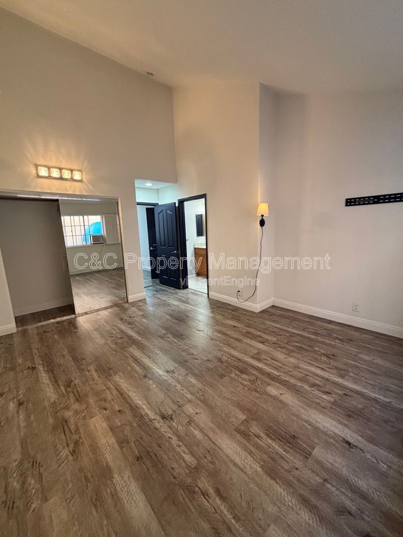 Gallery Image 13