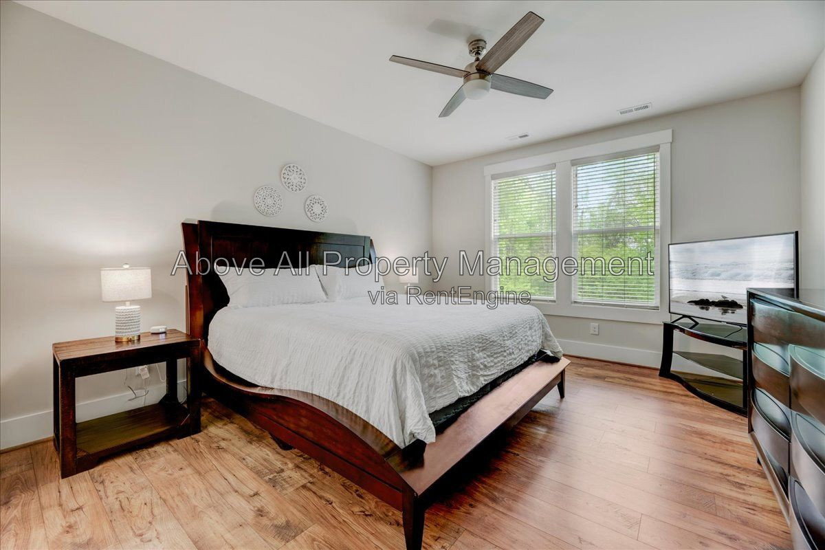 Gallery Image 17