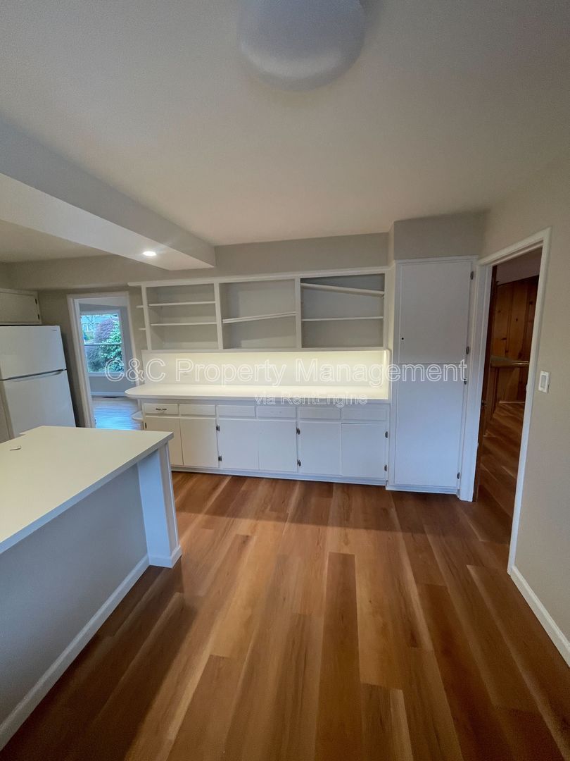 Gallery Image 16