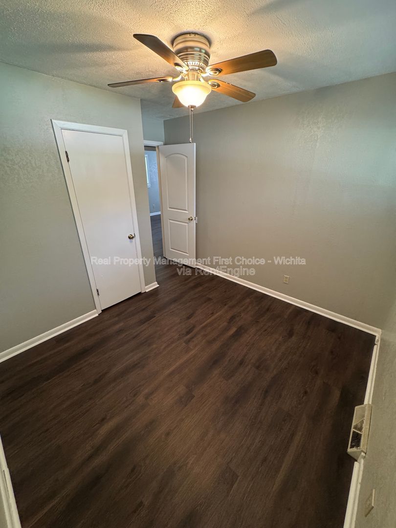 Gallery Image 19