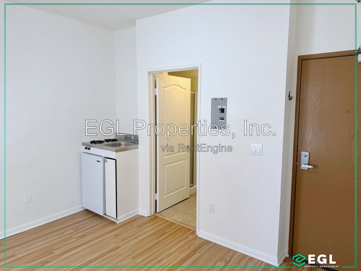 Gallery Image 0