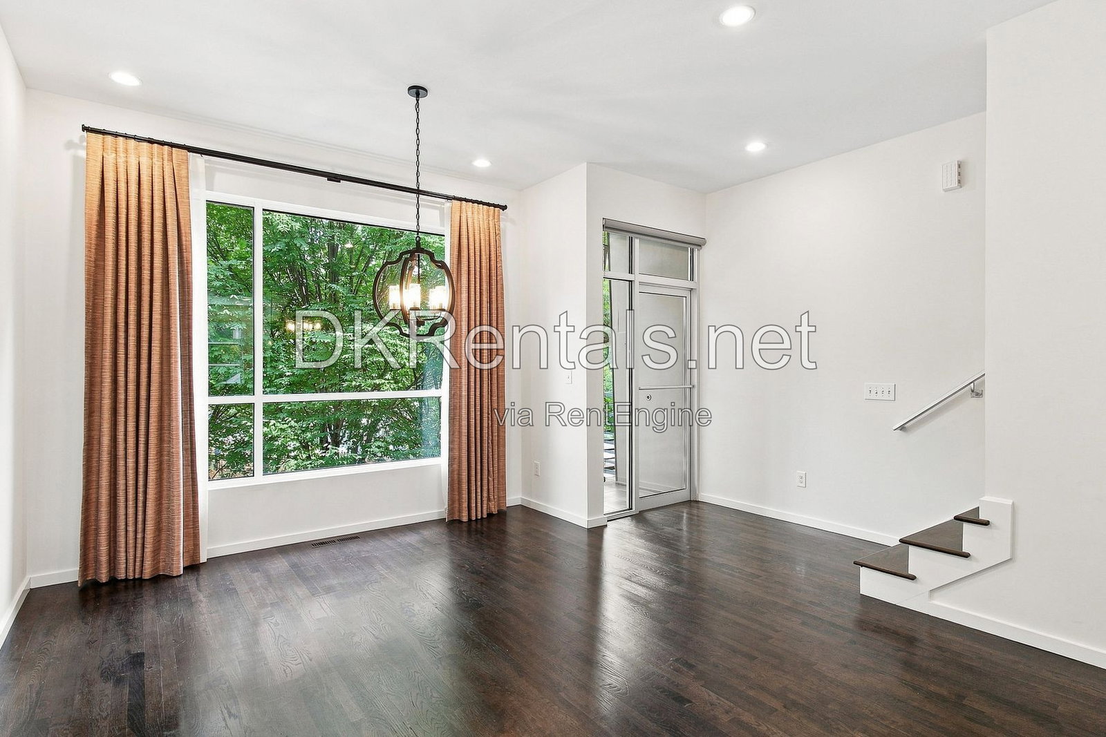 Gallery Image 0