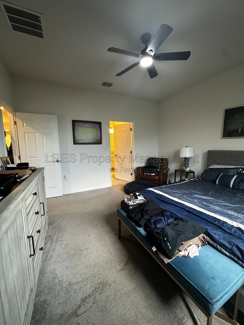 Gallery Image 16