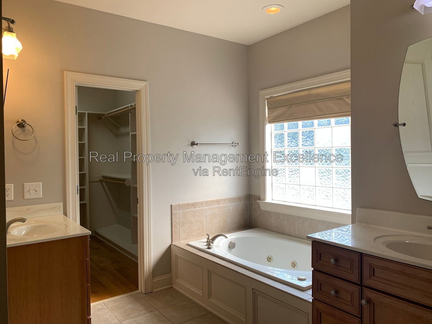 Gallery Image 16