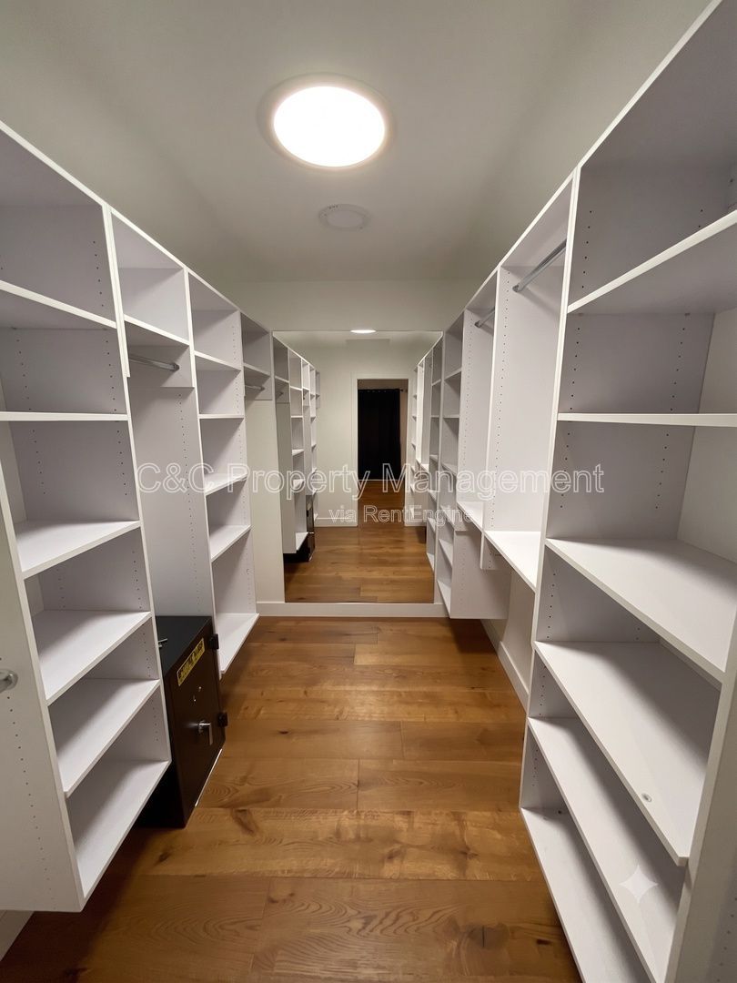 Gallery Image 22