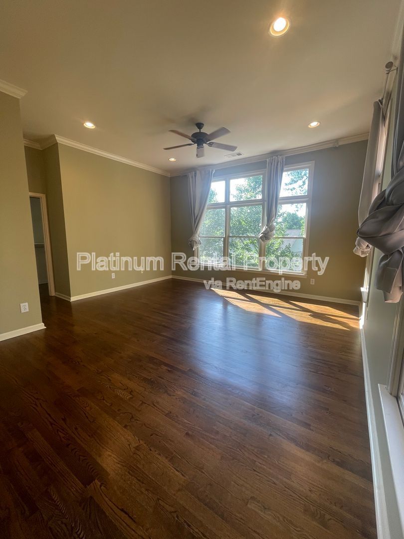 Gallery Image 40