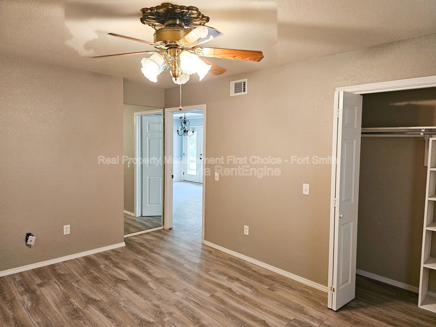 Gallery Image 17