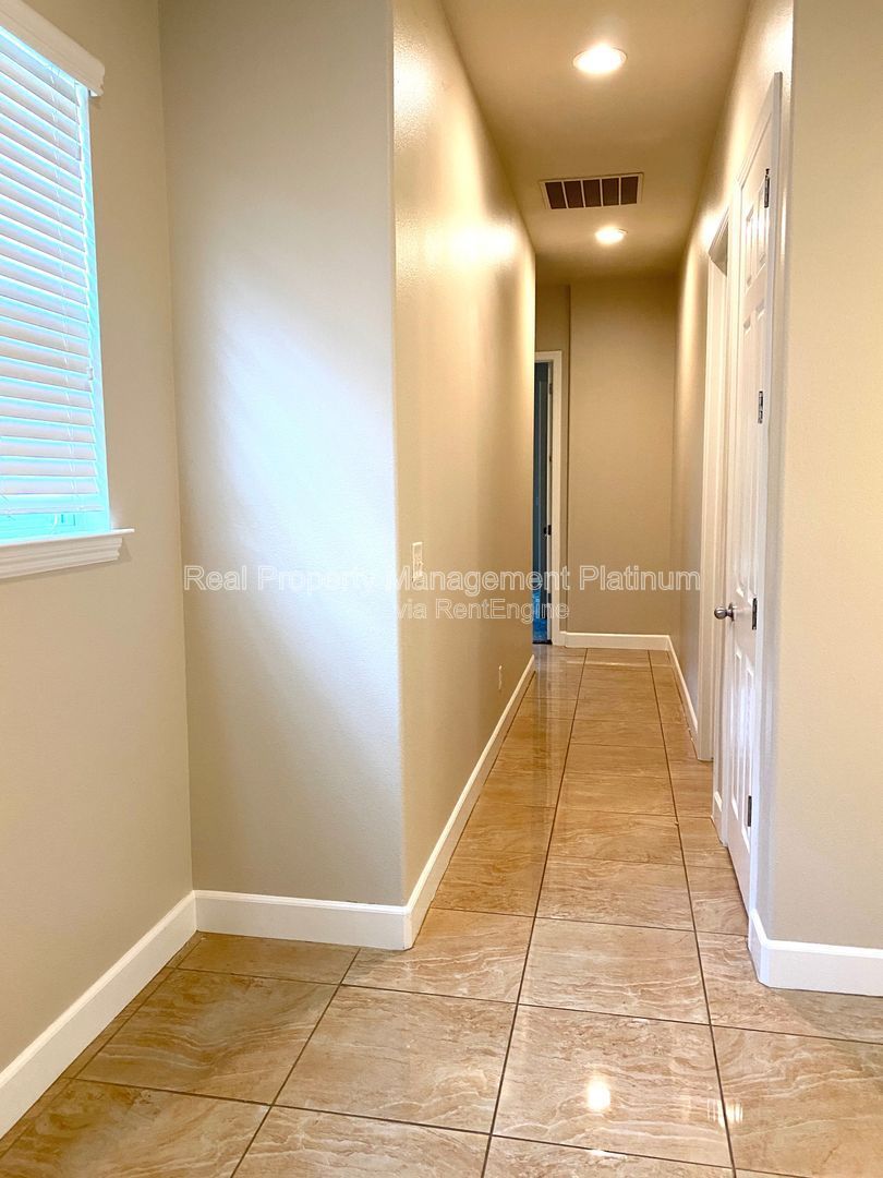 Gallery Image 19