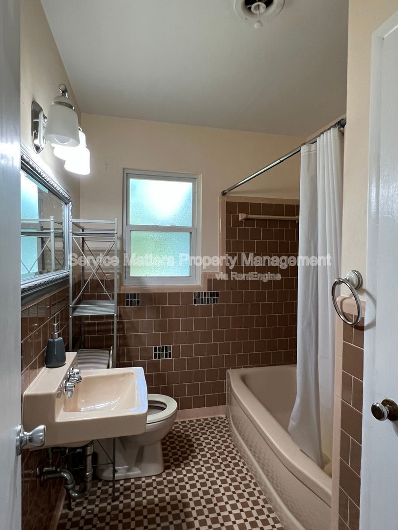 Gallery Image 17