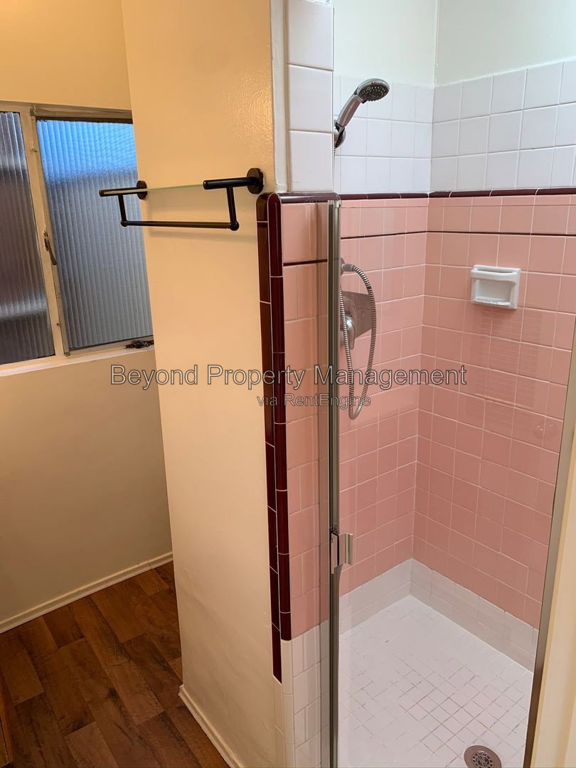 Gallery Image 16
