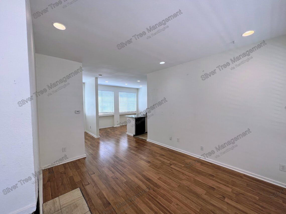 Gallery Image 0