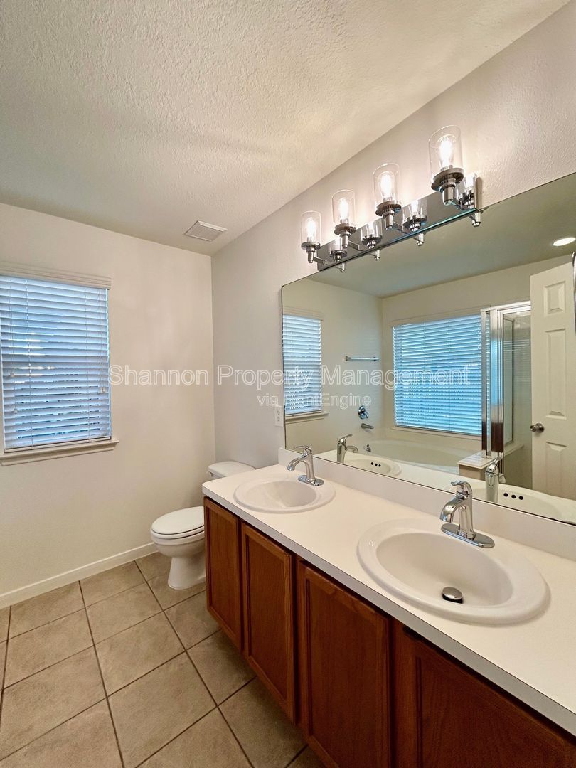 Gallery Image 17