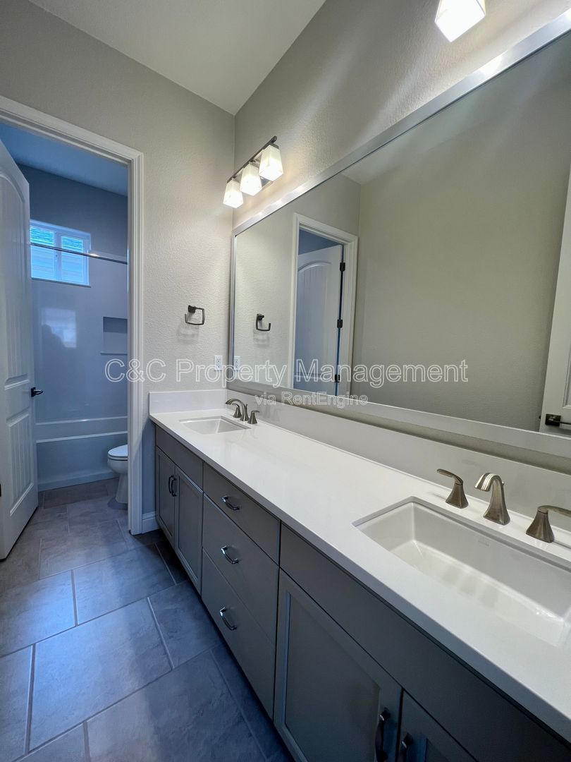 Gallery Image 11