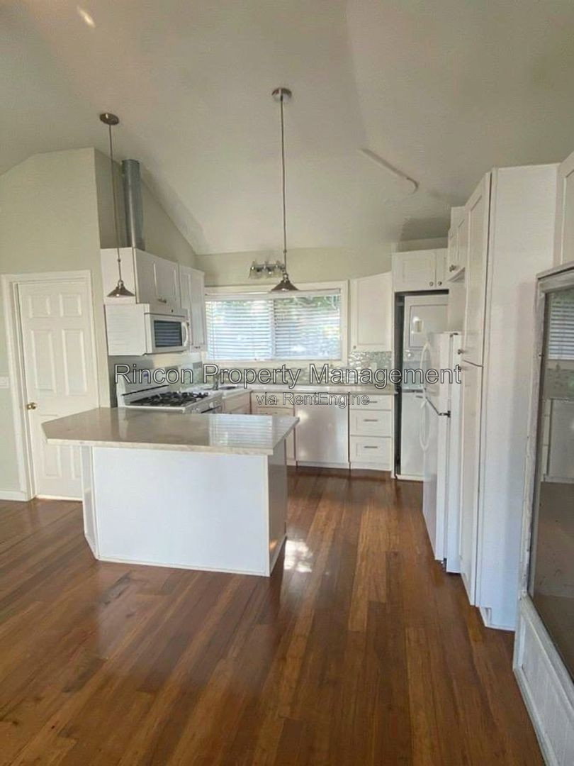Gallery Image 0