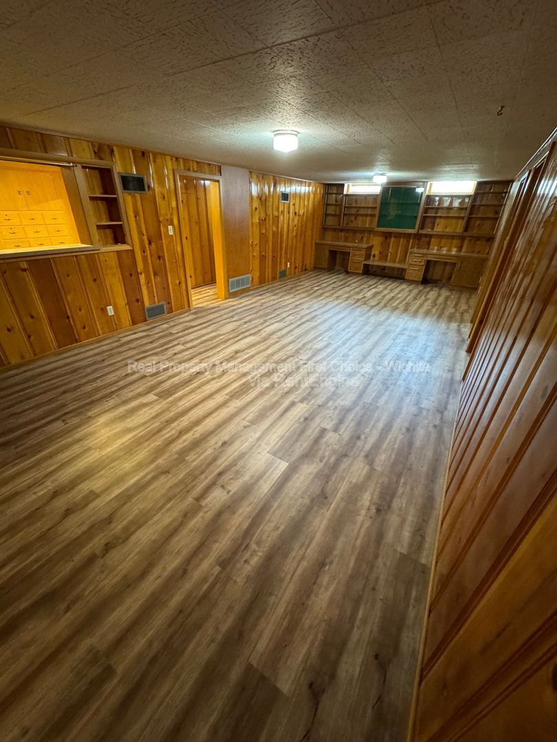 Gallery Image 19