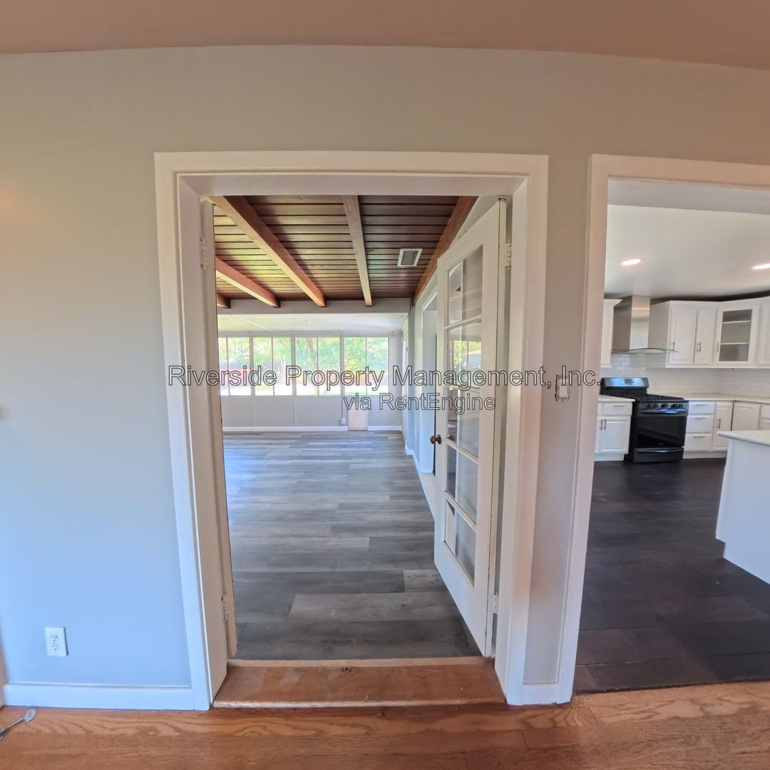 Gallery Image 16