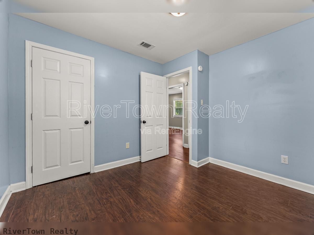 Gallery Image 16