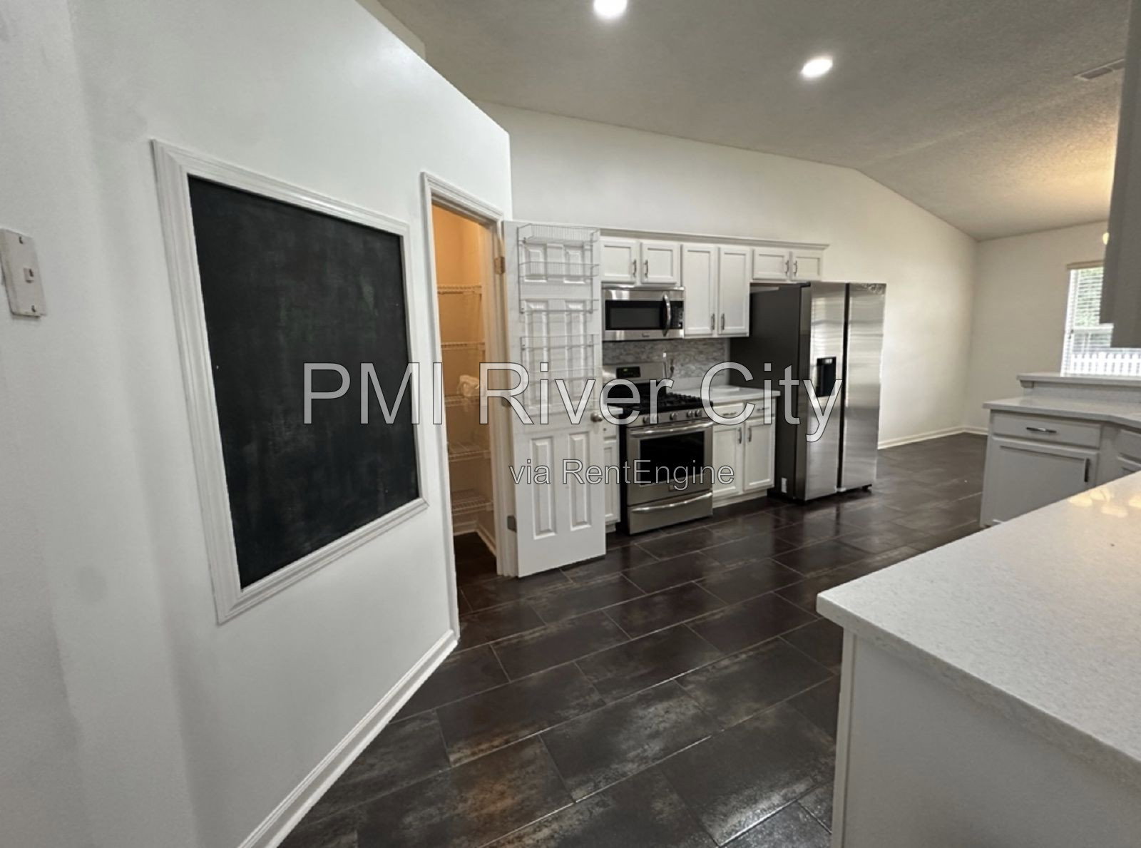 Gallery Image 0