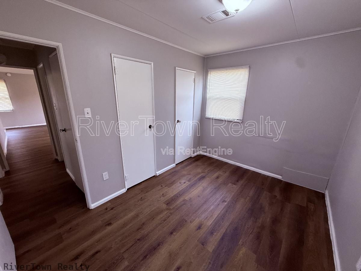 Gallery Image 0