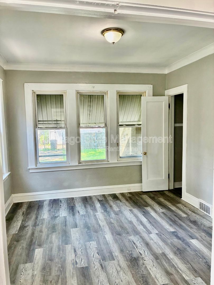 Gallery Image 13