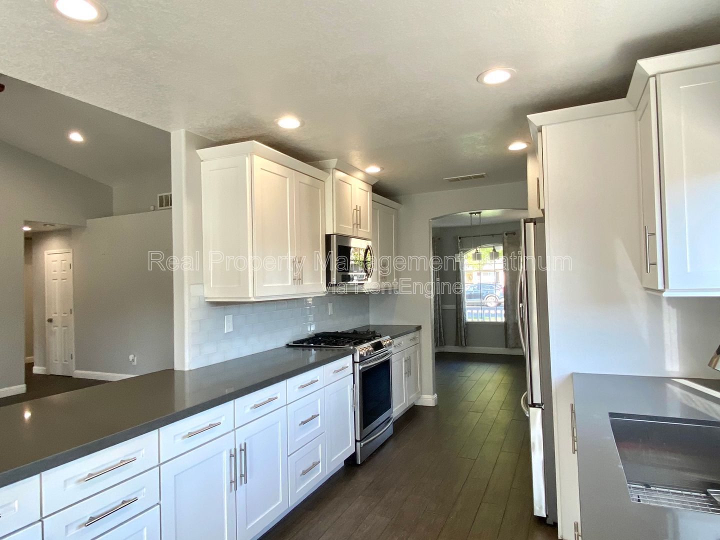 Gallery Image 0