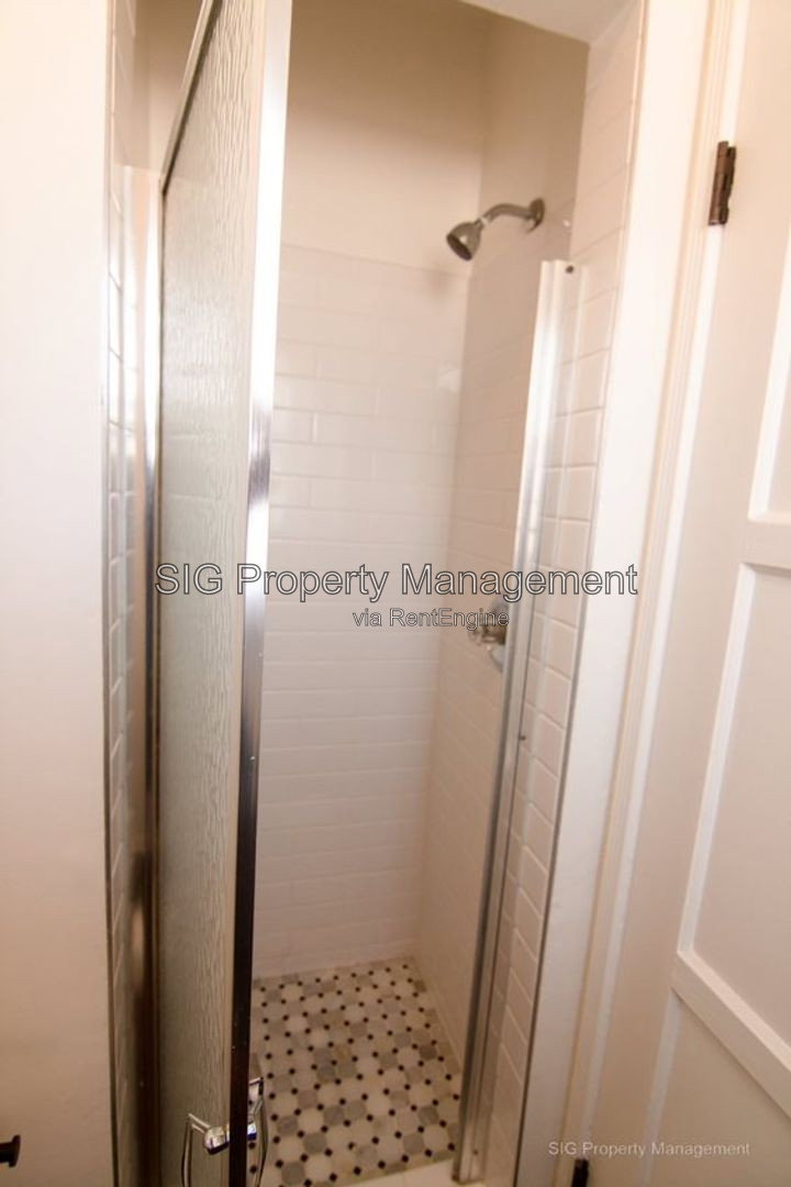 Gallery Image 16