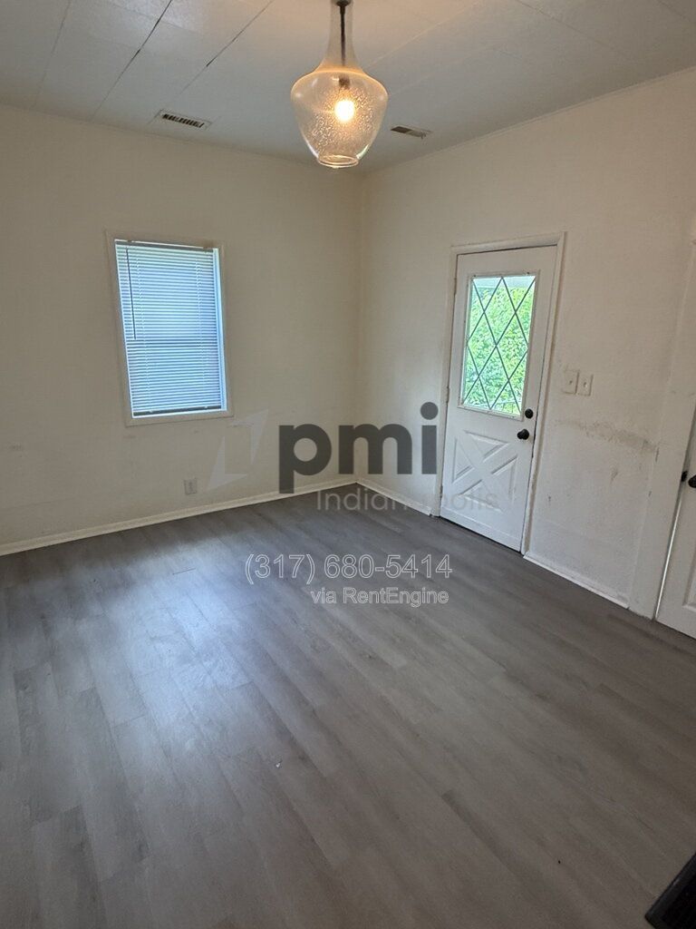 Gallery Image 13