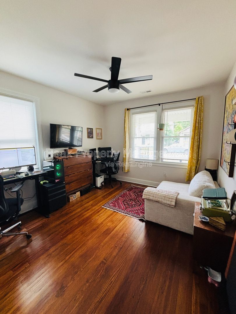 Gallery Image 17