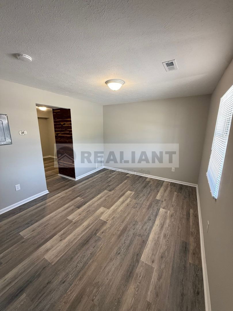 Gallery Image 0