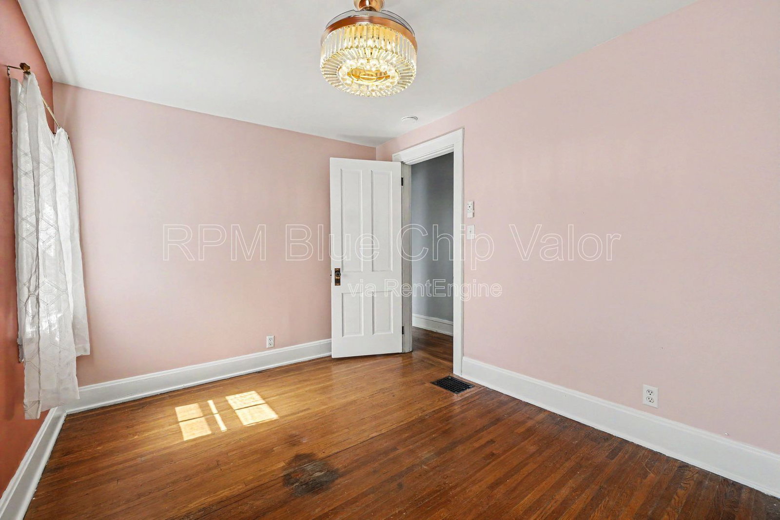 Gallery Image 19
