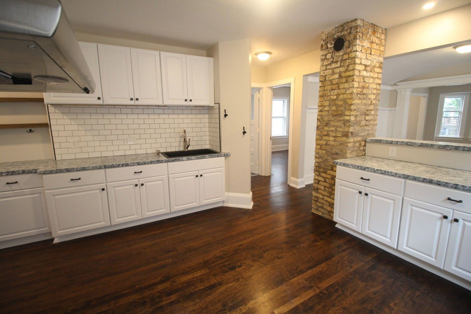 Gallery Image 0
