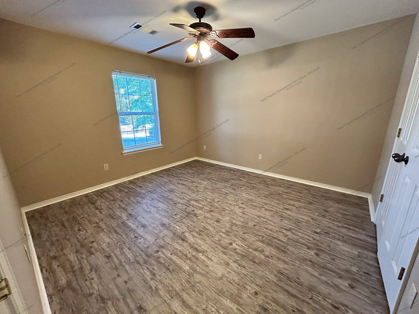 Gallery Image 19