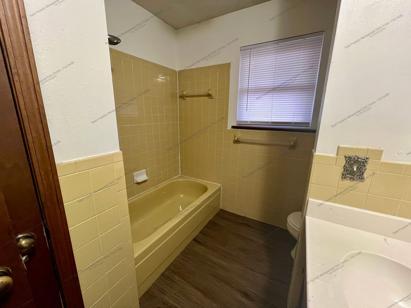 Gallery Image 13