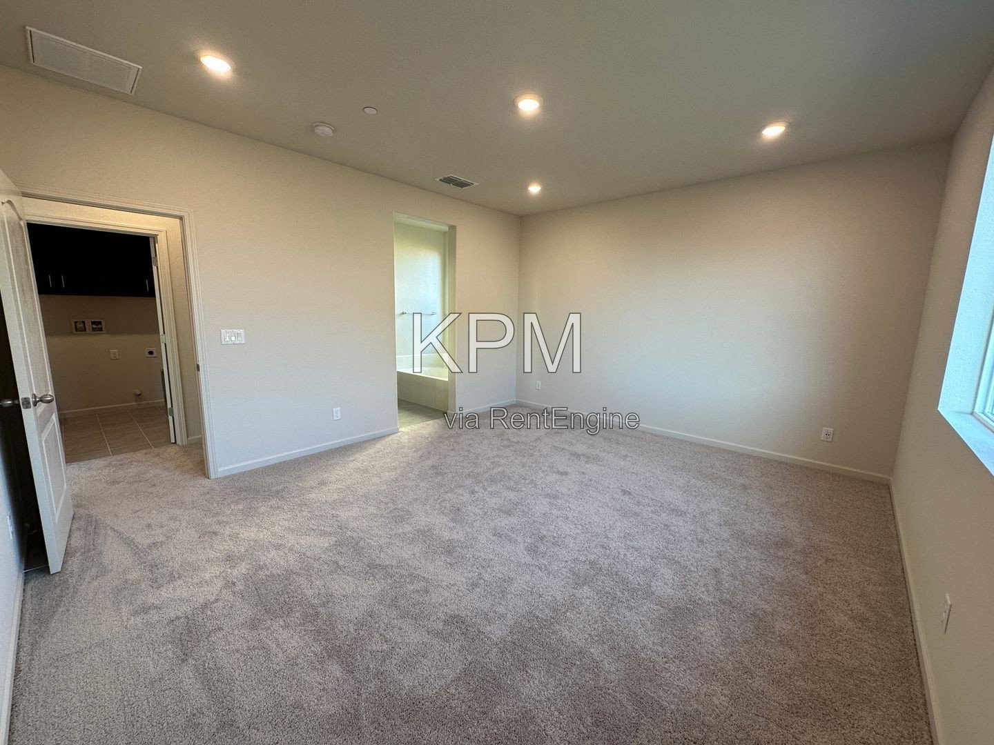 Gallery Image 37