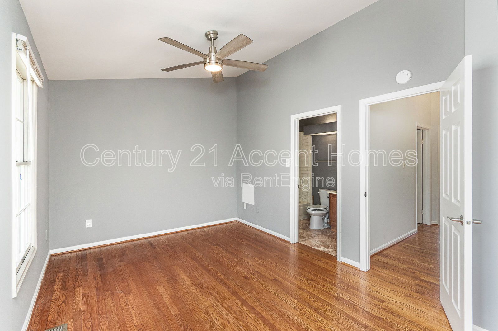 Gallery Image 17