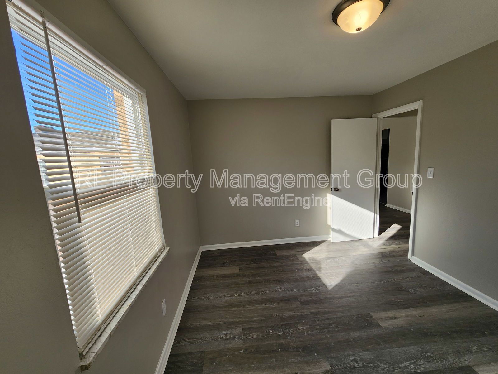 Gallery Image 0