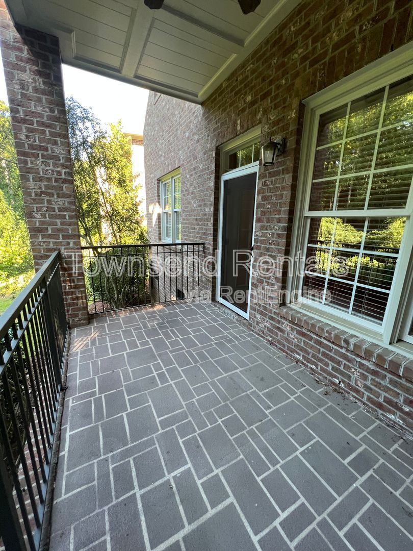 Gallery Image 15