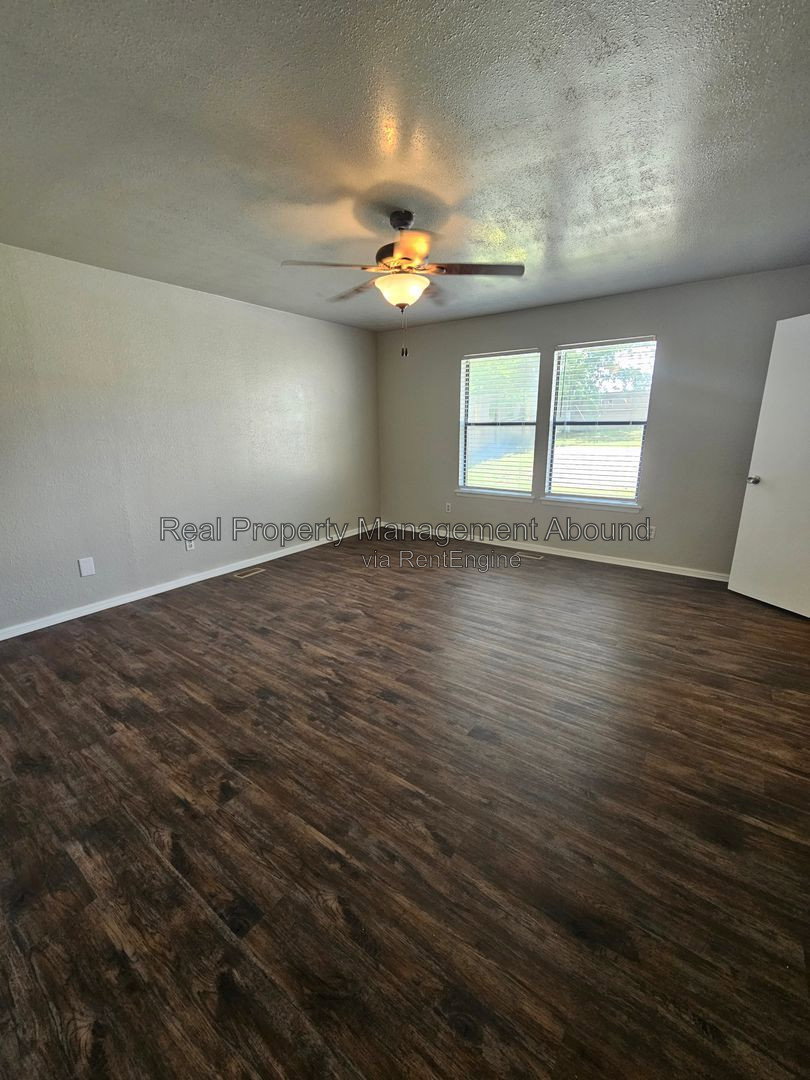Gallery Image 16