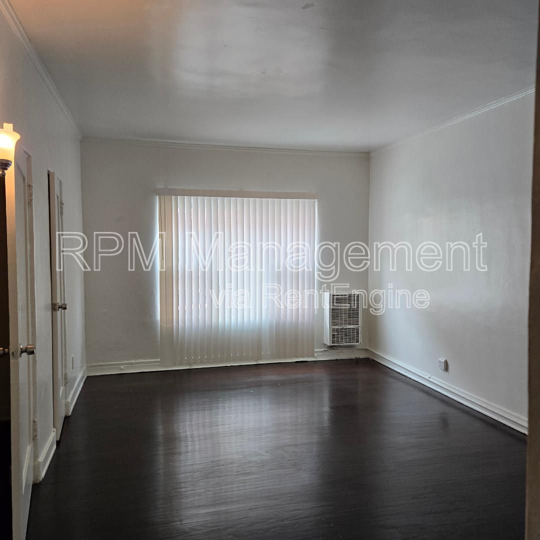 Gallery Image 0