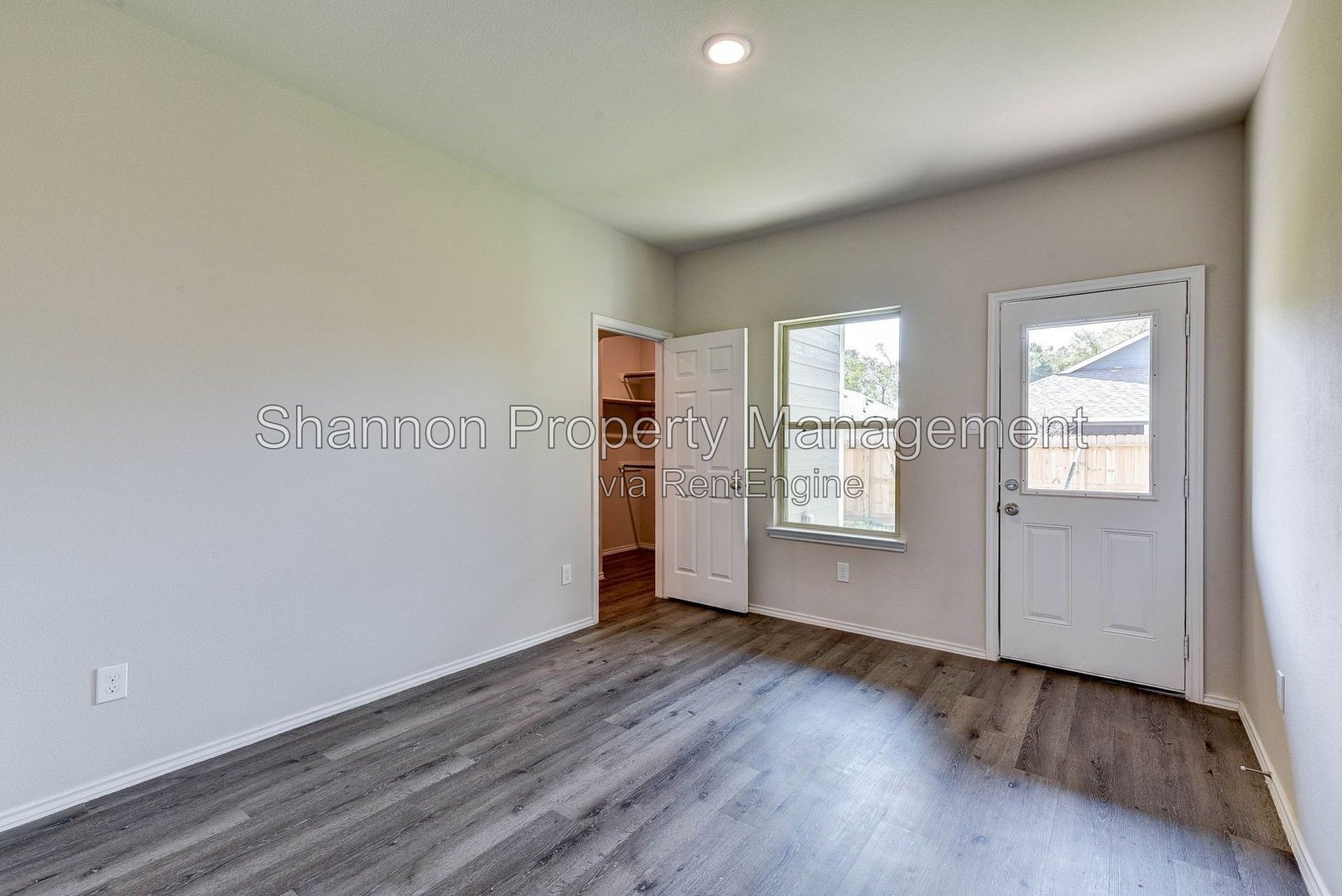 Gallery Image 16