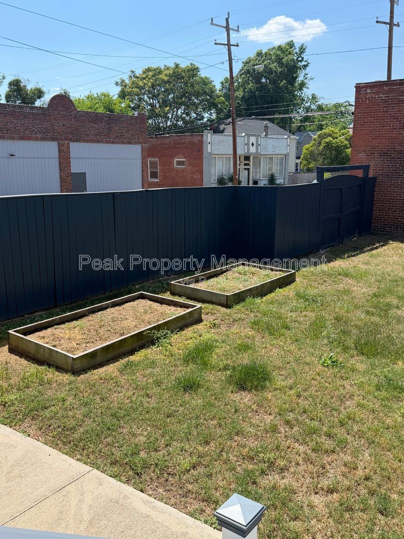 Gallery Image 18