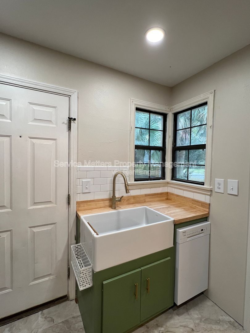 Gallery Image 10