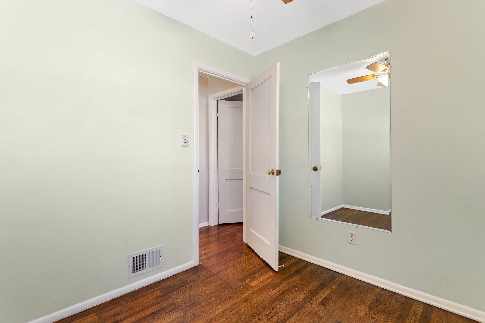 Gallery Image 18