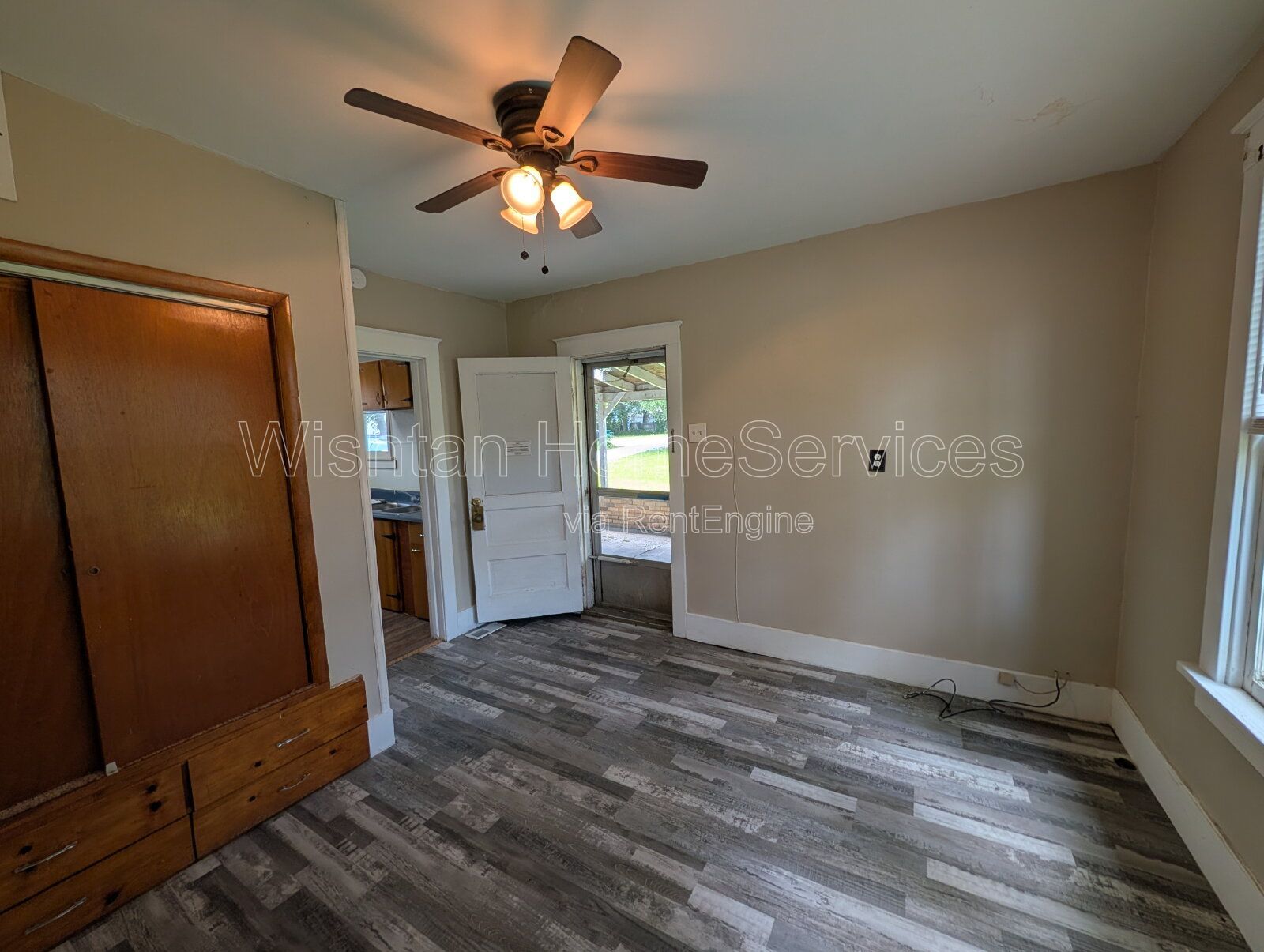 Gallery Image 0