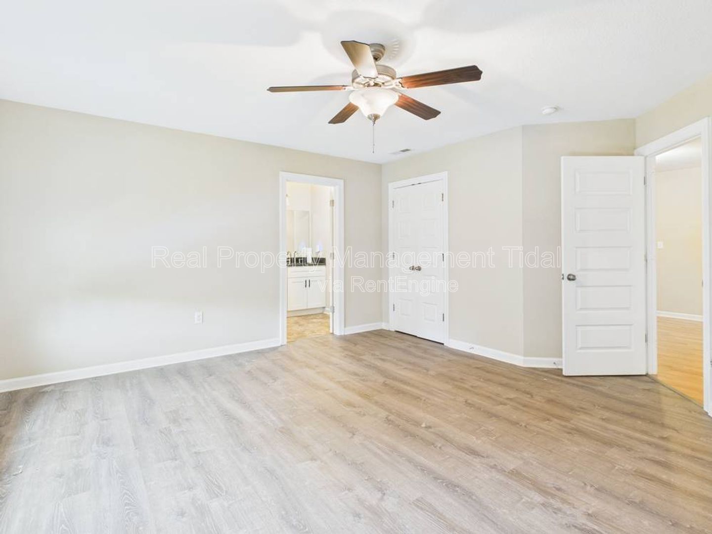 Gallery Image 18