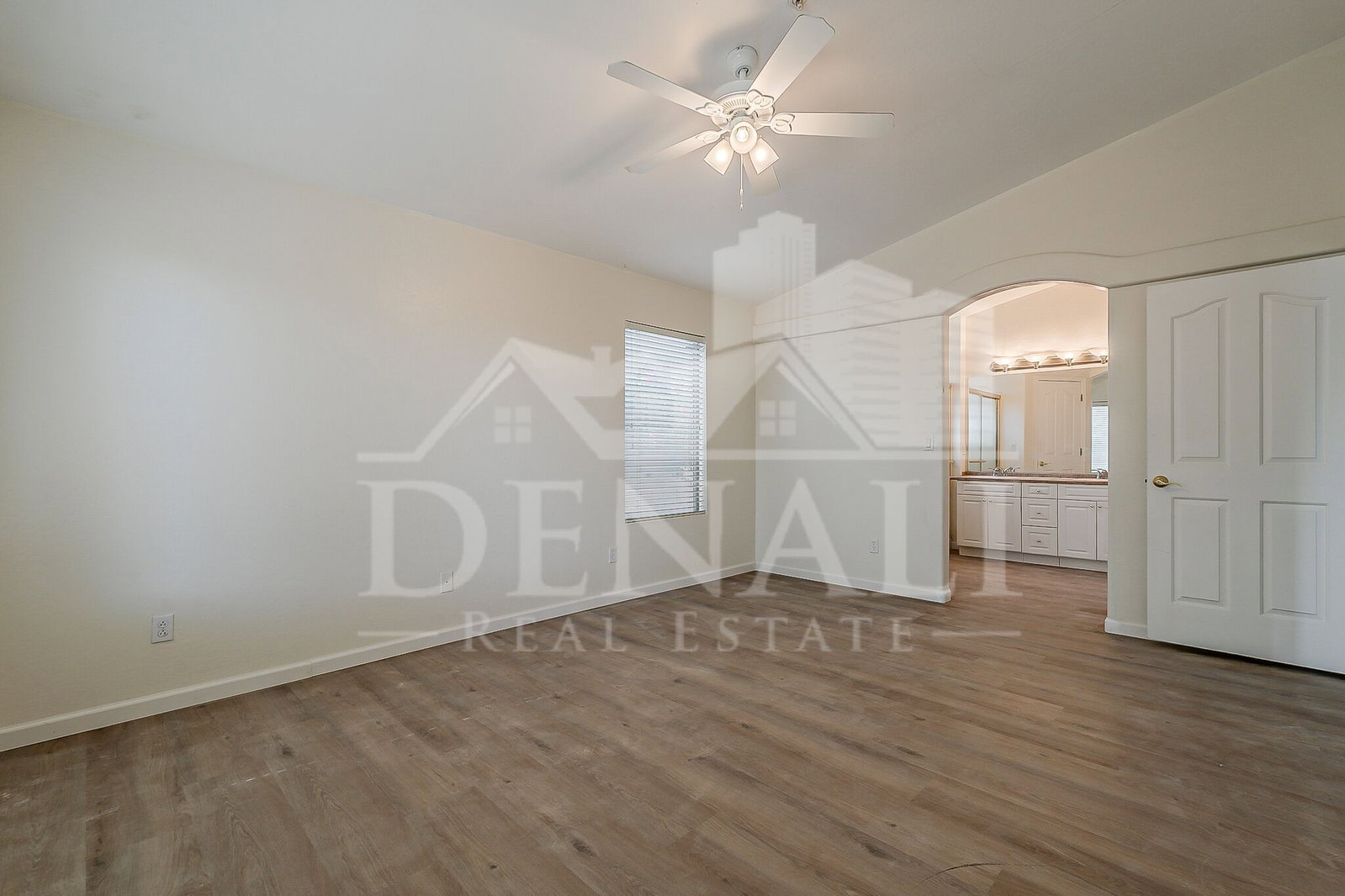 Gallery Image 16