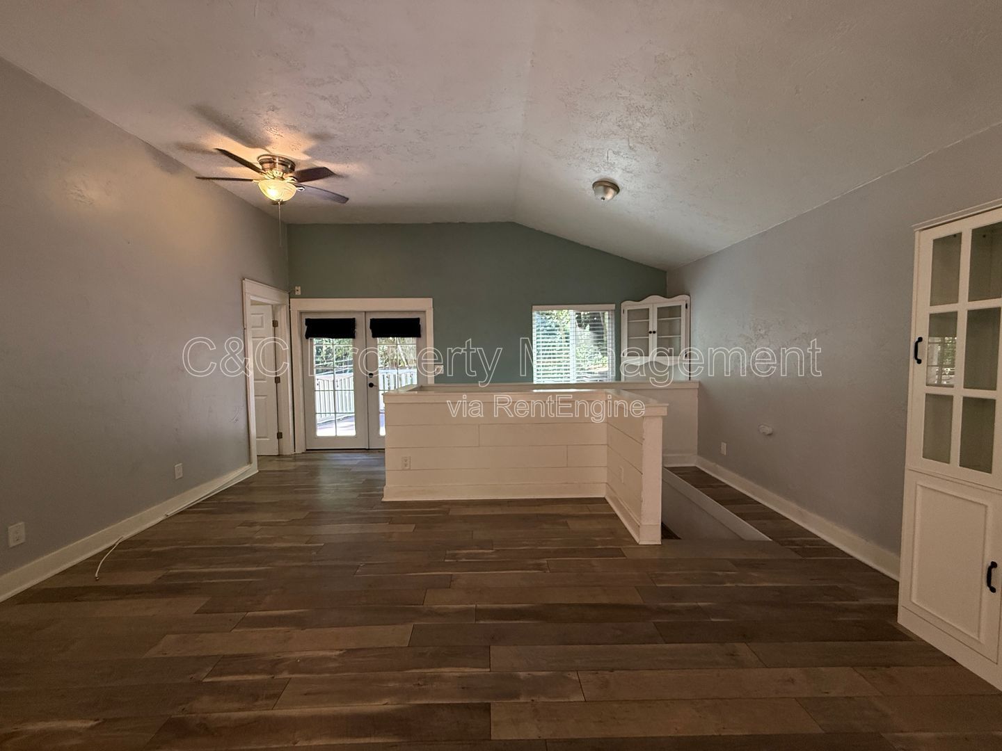 Gallery Image 0