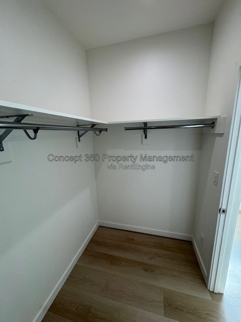 Gallery Image 58