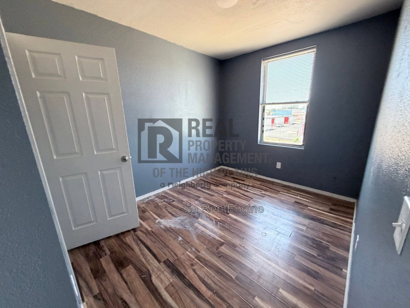 Gallery Image 0